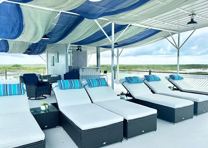 Beachfront Apartment *